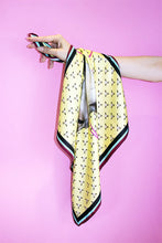 Nonchalant goat (yellow)